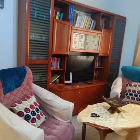 Donika Gjoshi * Polisi i Vogel